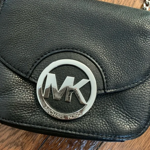 Michael Kors leather shoulder bag - Picture 2 of 5